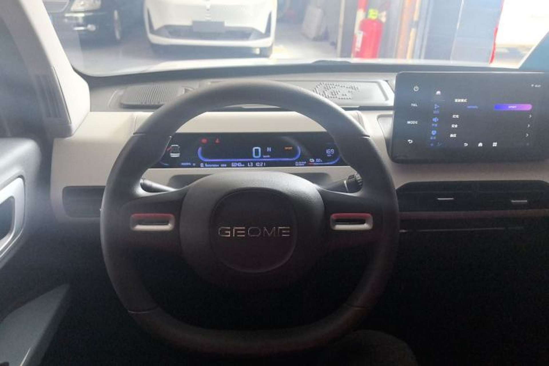 Used Geely Galaxy Panda 2024 Panda Mini 200km Endurance Bear Center Console