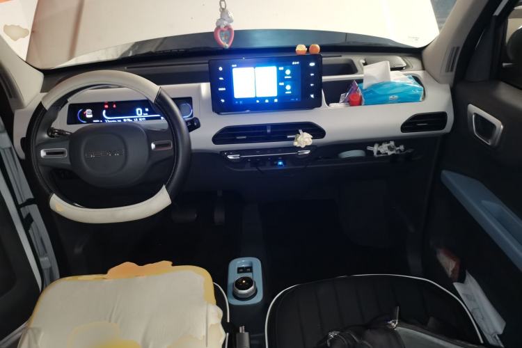 Used Geely Galaxy Panda 2024 Panda Mini 200km Endurance Bear Center Console