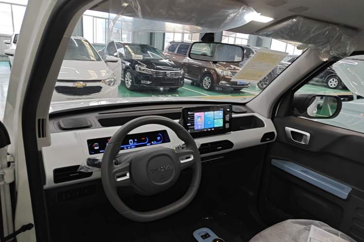 Used Geely Galaxy Panda 2024 Panda Mini 200km Longteng PRO Edition Center Console