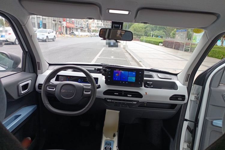 Used Geely Galaxy Panda 2024 Panda Mini 200km Endurance Bear Center Console
