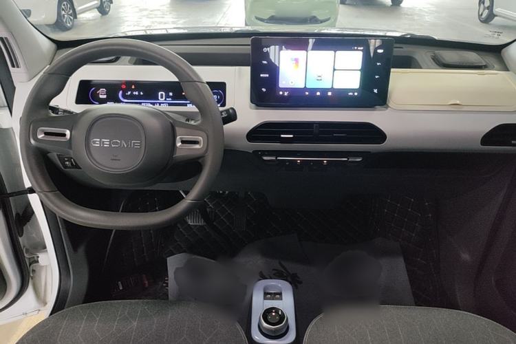 Used Geely Galaxy Panda 2024 Panda Mini 200km Endurance Bear Center Console