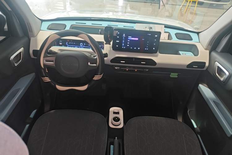 Used Geely Galaxy Panda 2024 Facelifted Panda Mini 200km Dragon Edition Center Console