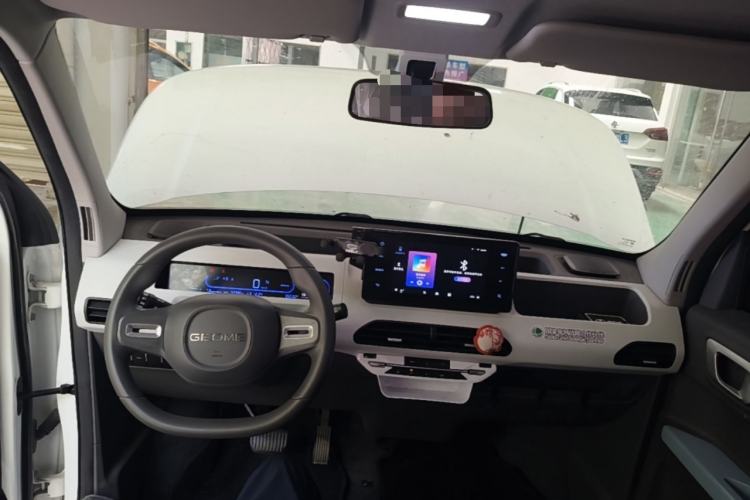 Used Geely Galaxy Panda 2024 Panda Mini 200km Endurance Bear Center Console