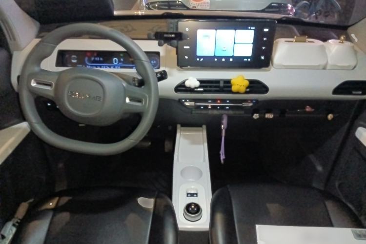 Used Geely Galaxy Panda 2024 Panda Mini 200km Endurance Bear Center Console