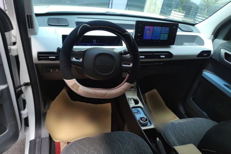 Used Geely Galaxy Panda 2024 Panda Mini 200km Endurance Bear Center Console