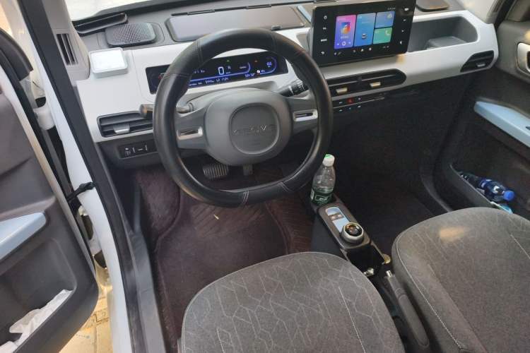 Used Geely Galaxy Panda 2024 Panda Mini 200km Endurance Bear Center Console