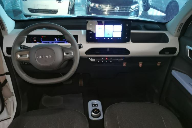 Used Geely Galaxy Panda 2024 Panda Mini 200km Endurance Bear Center Console