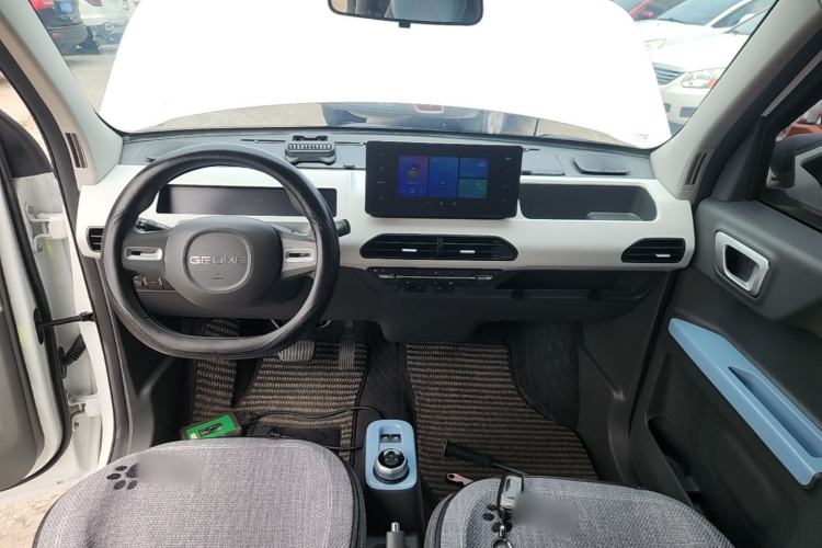 Used Geely Galaxy Panda 2024 Panda Mini 200km Endurance Bear Center Console