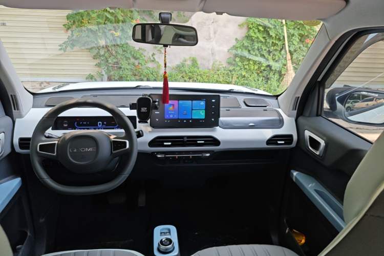 Used Geely Galaxy Panda 2024 Panda Mini 200km Endurance Bear Center Console