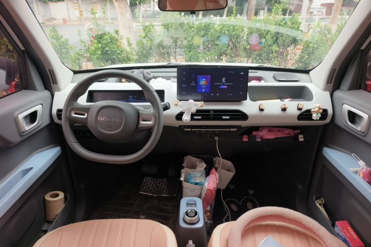 Used Geely Galaxy Panda 2024 Panda Mini 200km Endurance Bear Center Console