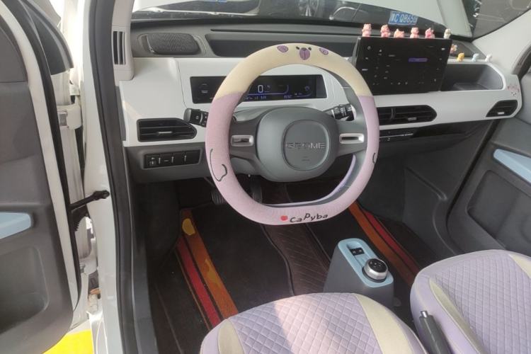 Used Geely Galaxy Panda 2024 Panda Mini 200km Endurance Bear Center Console