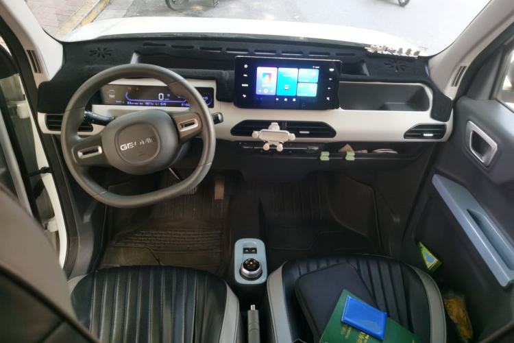 Used Geely Galaxy Panda 2024 Panda Mini 200km Endurance Bear Center Console