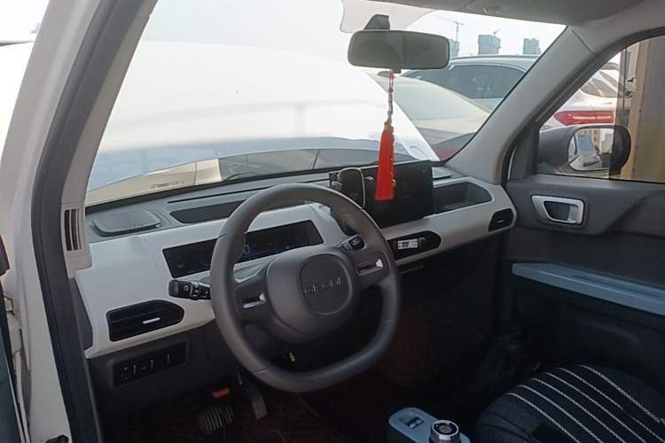 Used Geely Galaxy Panda 2024 Panda Mini 200km Endurance Bear Center Console