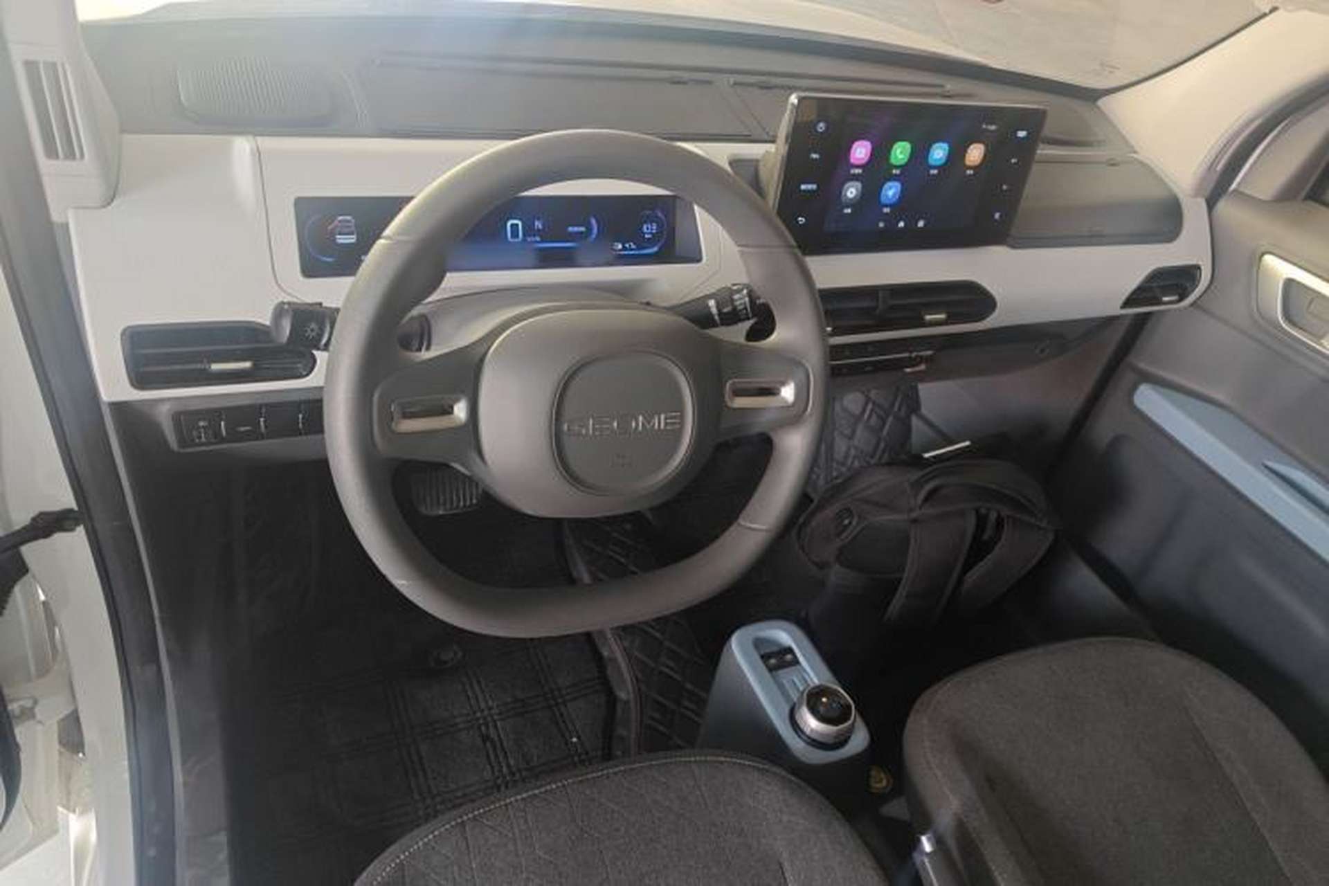 Used Geely Galaxy Panda 2024 Panda Mini 200km Longteng PRO Edition Center Console