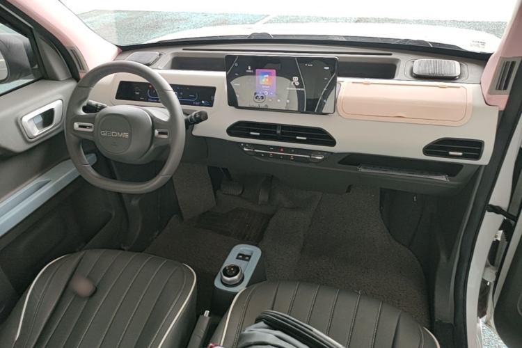 Used Geely Galaxy Panda 2024 Panda Mini 200km Dragon Edition Center Console