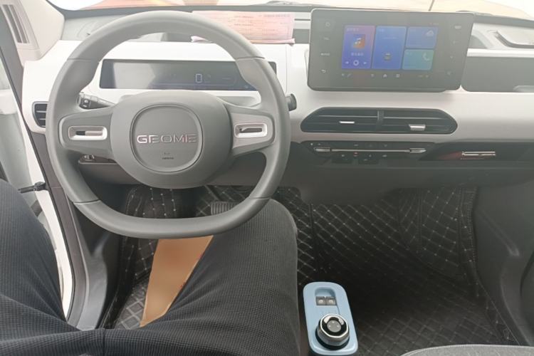 Used Geely Galaxy Panda 2024 Panda Mini 200km Endurance Bear Center Console