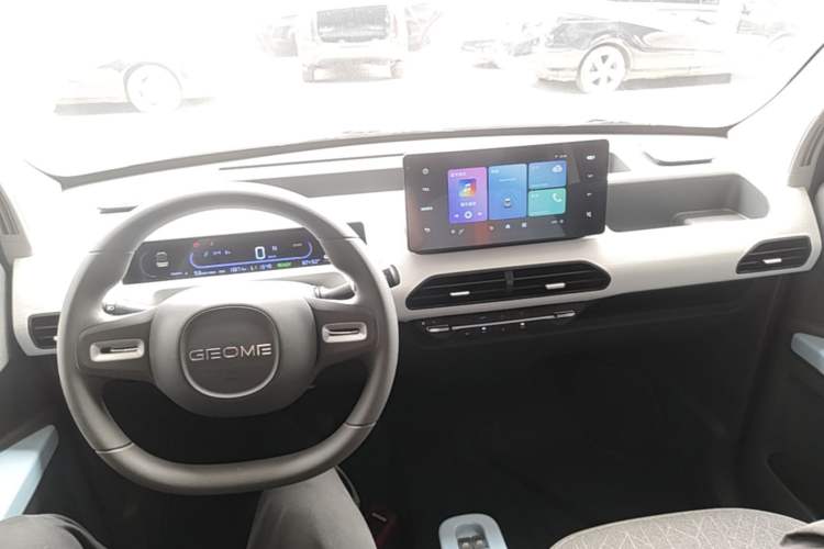 Used Geely Galaxy Panda 2024 Panda Mini 200km Longteng PRO Edition Center Console