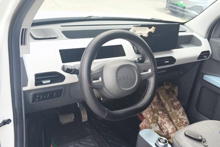Used Geely Galaxy Panda 2024 Panda Mini 200km Endurance Bear Center Console