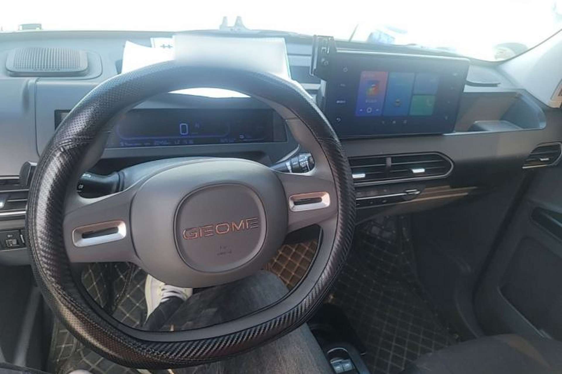 Used Geely Galaxy Panda 2024 Panda Mini 200km Endurance Bear Center Console