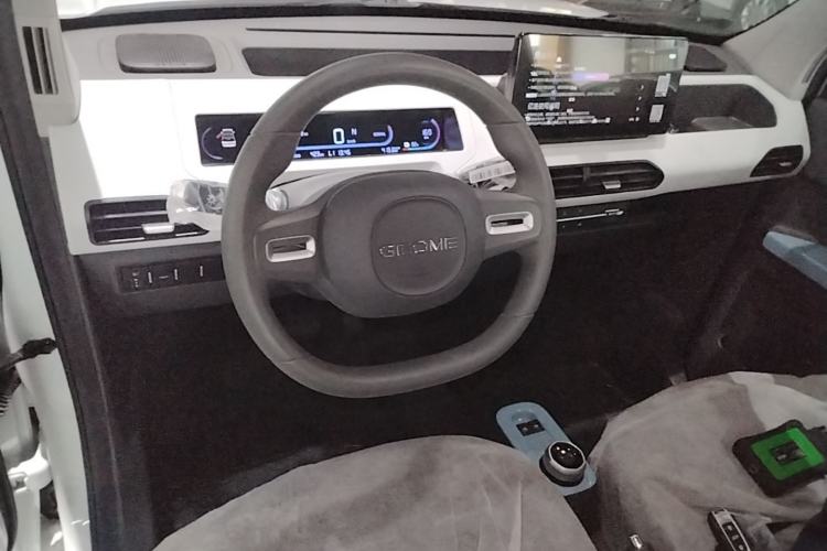 Used Geely Galaxy Panda 2024 Panda Mini 200km Longteng PRO Edition Center Console