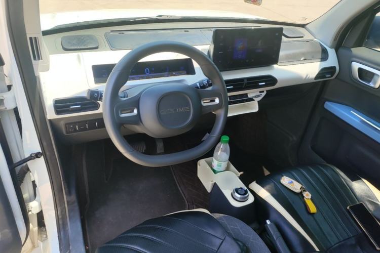 Used Geely Galaxy Panda 2024 Panda Mini 200km Endurance Bear Center Console