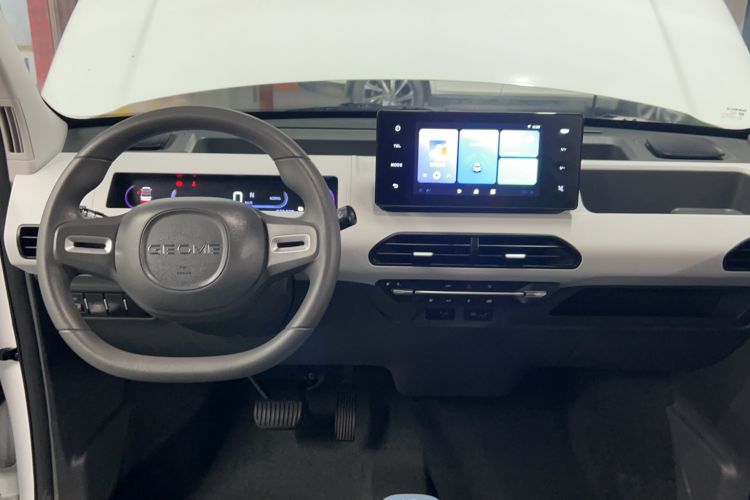 Used Geely Galaxy Panda 2024 Panda Mini 200km Endurance Bear Center Console
