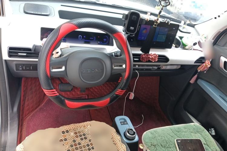 Used Geely Galaxy Panda 2024 Panda Mini 200km Endurance Bear Center Console