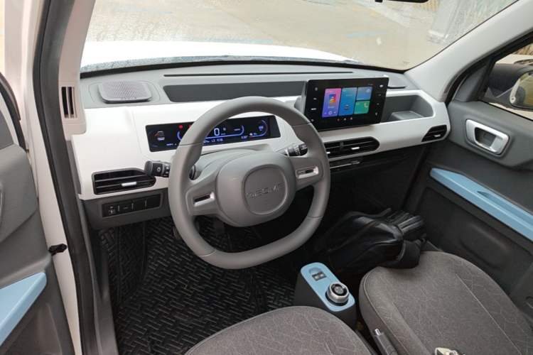 Used Geely Galaxy Panda 2024 Panda Mini 200km Endurance Bear Center Console