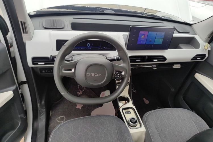 Used Geely Galaxy Panda 2024 Panda Mini 200km Endurance Bear Center Console