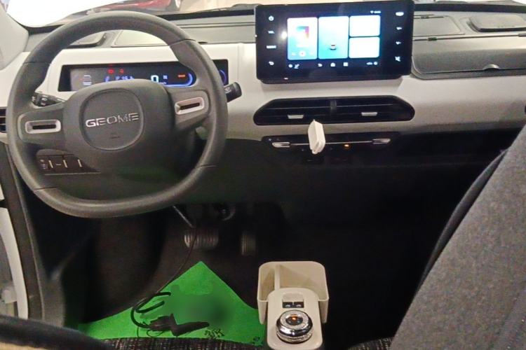 Used Geely Galaxy Panda 2024 Facelifted Panda Mini 200km Dragon Edition Center Console