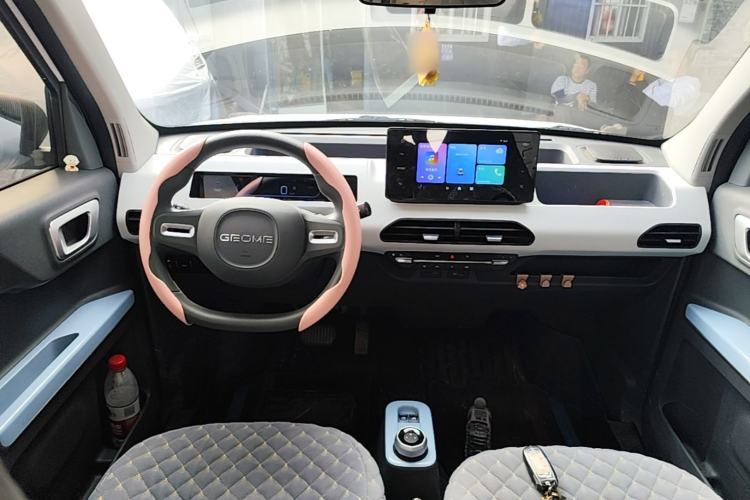Used Geely Galaxy Panda 2024 Panda Mini 200km Endurance Bear Center Console