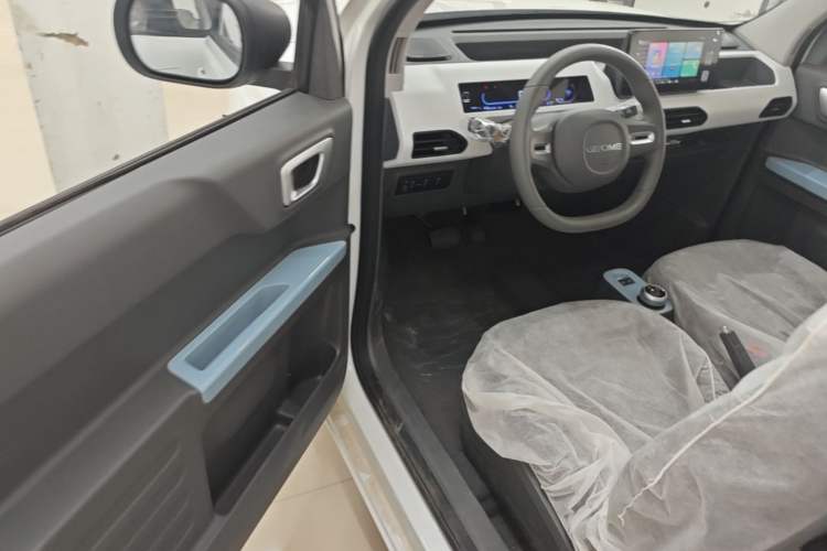 Used Geely Galaxy Panda 2024 Panda Mini 200km Endurance Bear Driver Seat