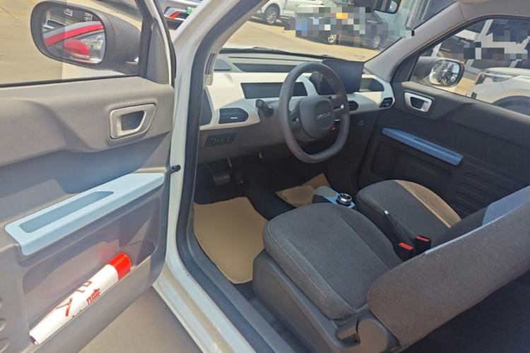 Used Geely Galaxy Panda 2024 Panda Mini 200km Endurance Bear Driver Seat
