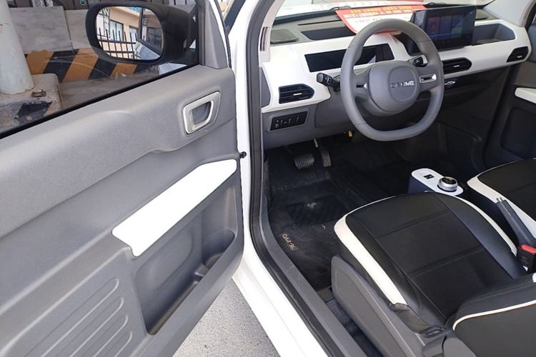Used Geely Galaxy Panda 2024 Panda Mini 200km Endurance Bear Driver Seat