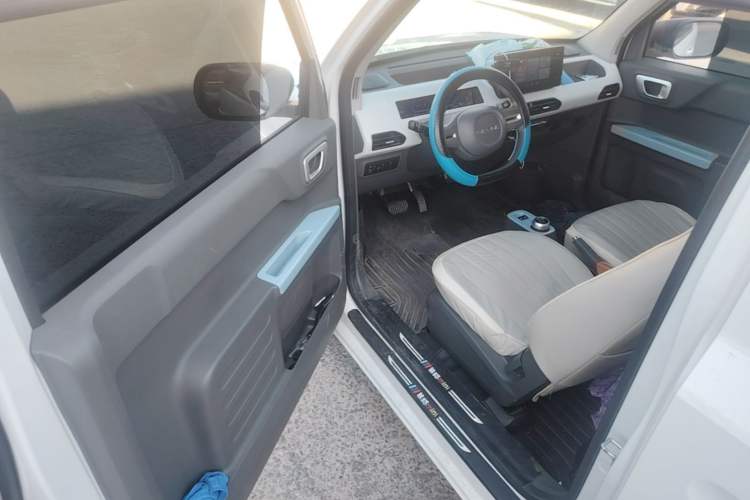 Used Geely Galaxy Panda 2024 Panda Mini 200km Endurance Bear Driver Seat