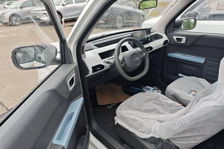 Used Geely Galaxy Panda 2024 Panda Mini 200km Endurance Bear Driver Seat
