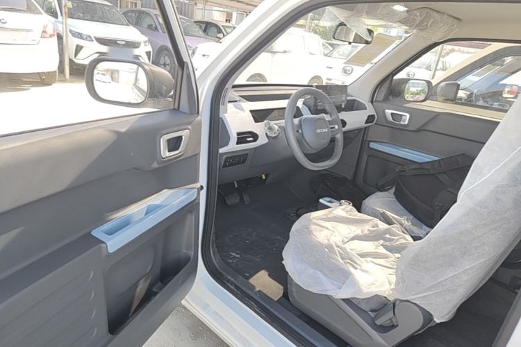 Used Geely Galaxy Panda 2024 Panda Mini 200km Endurance Bear Driver Seat