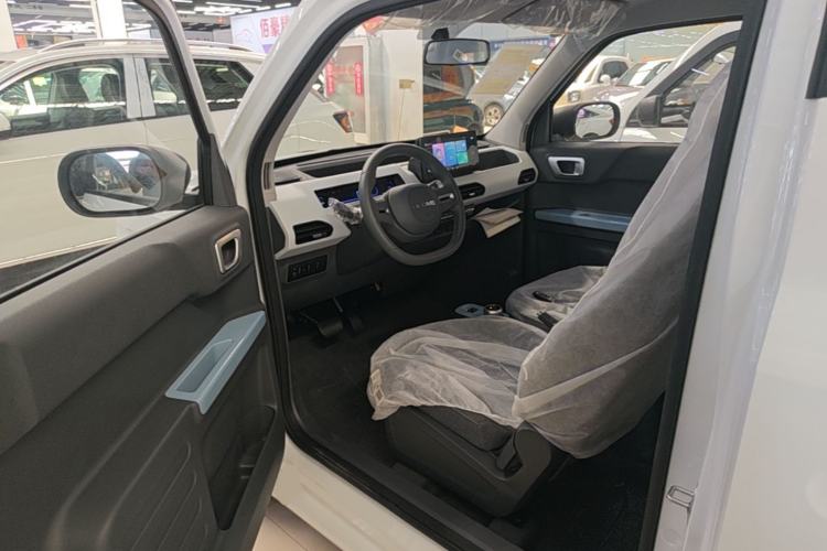 Used Geely Galaxy Panda 2024 Panda Mini 200km Endurance Bear Driver Seat