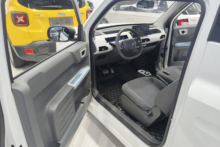 Used Geely Galaxy Panda 2024 Panda Mini 200km Endurance Bear Driver Seat