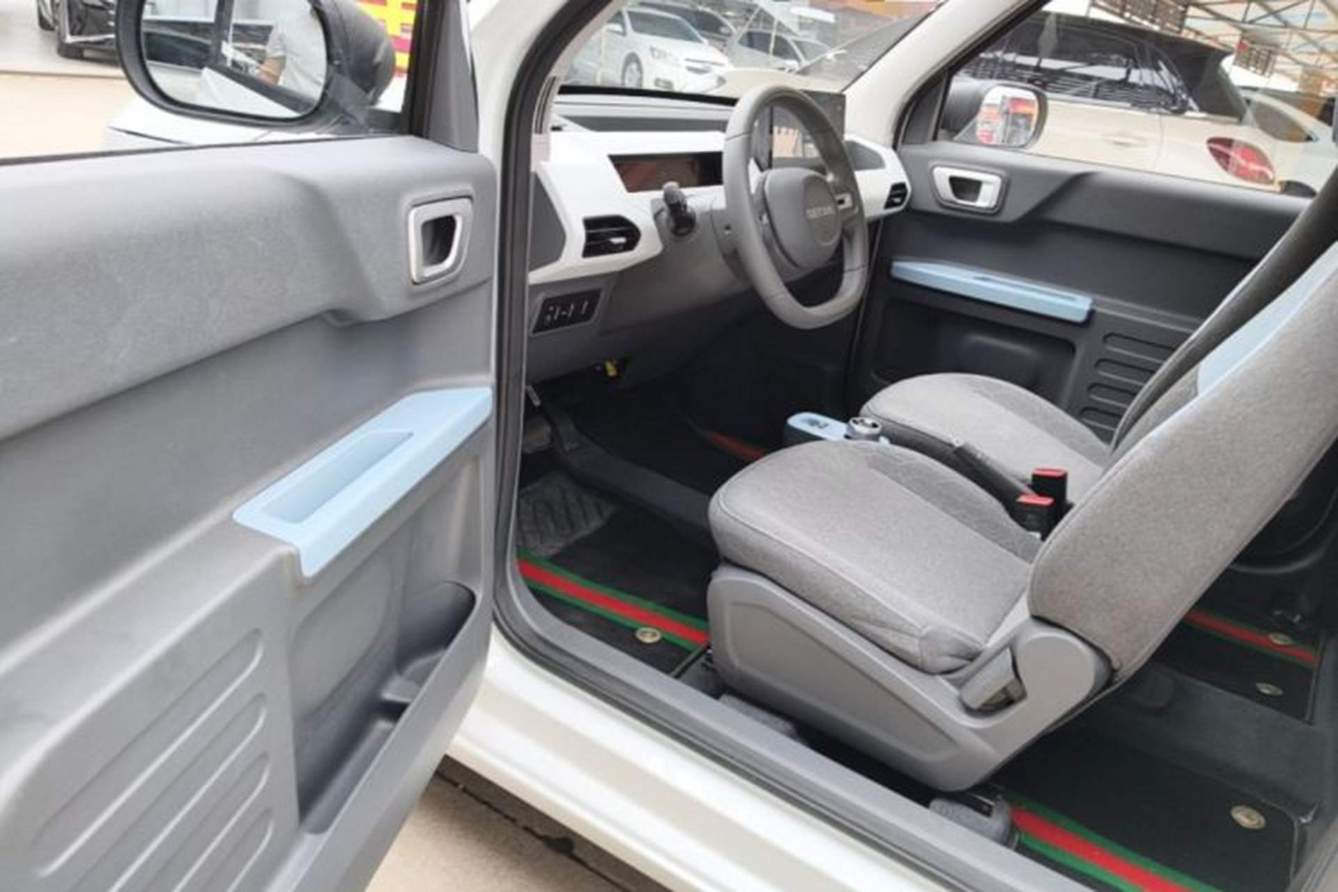 Used Geely Galaxy Panda 2024 Panda Mini 200km Endurance Bear Driver Seat