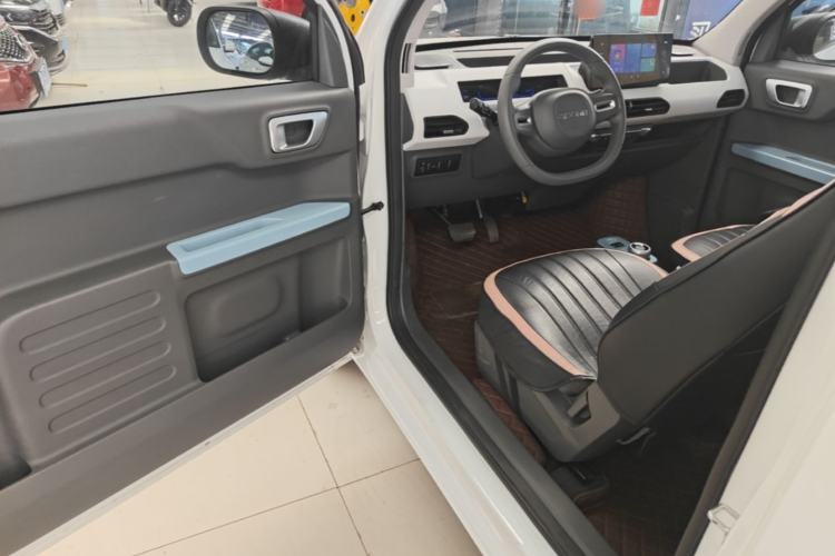 Used Geely Galaxy Panda 2024 Panda Mini 200km Endurance Bear Driver Seat