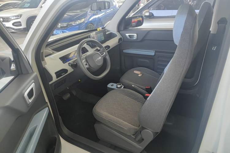 Used Geely Galaxy Panda 2024 Panda Mini 200km Endurance Bear Driver Seat