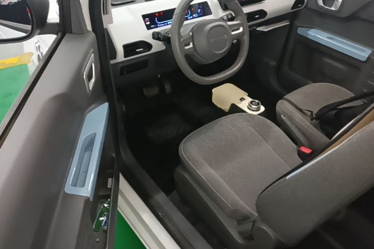 Used Geely Galaxy Panda 2024 Facelifted Panda Mini 200km Dragon Edition Driver Seat