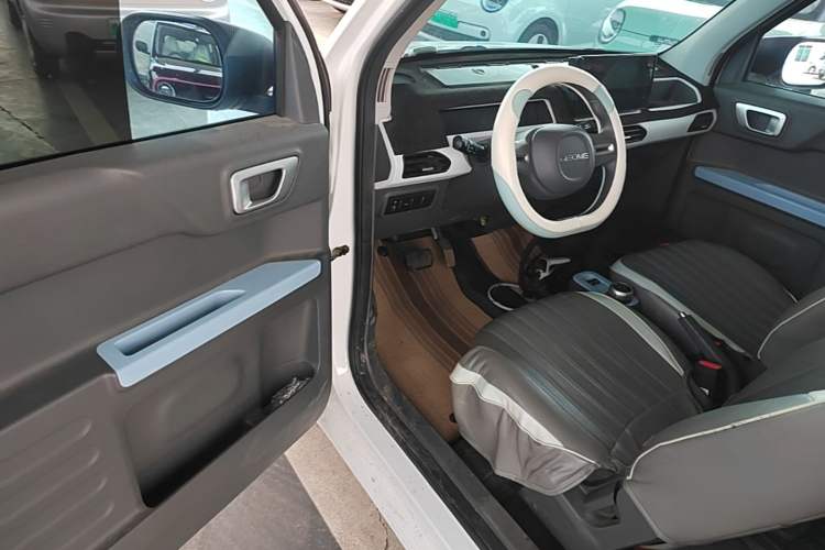 Used Geely Galaxy Panda 2024 Panda Mini 200km Endurance Bear Driver Seat