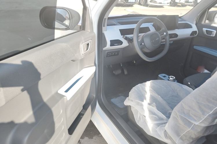 Used Geely Galaxy Panda 2024 Panda Mini 200km Endurance Bear Driver Seat