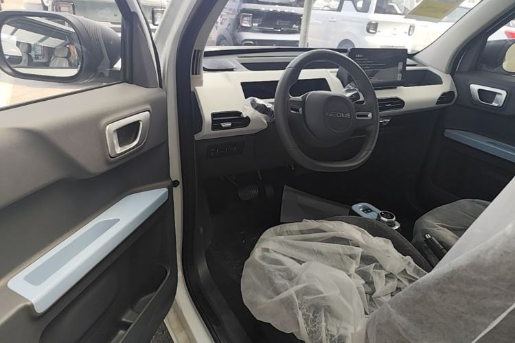Used Geely Galaxy Panda 2024 Panda Mini 200km Endurance Bear Driver Seat