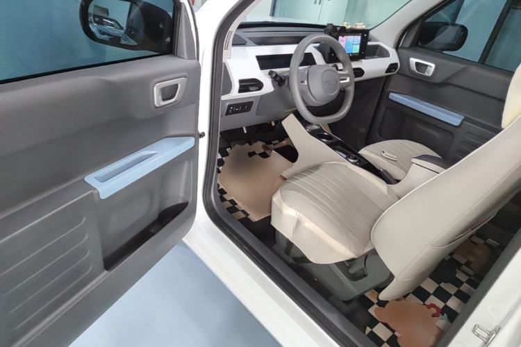 Used Geely Galaxy Panda 2024 Panda Mini 200km Endurance Bear Driver Seat