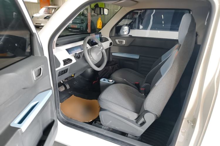 Used Geely Galaxy Panda 2024 Panda Mini 200km Endurance Bear Driver Seat