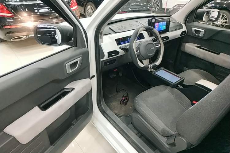 Used Geely Galaxy Panda 2024 Panda Mini 200km Endurance Bear Driver Seat