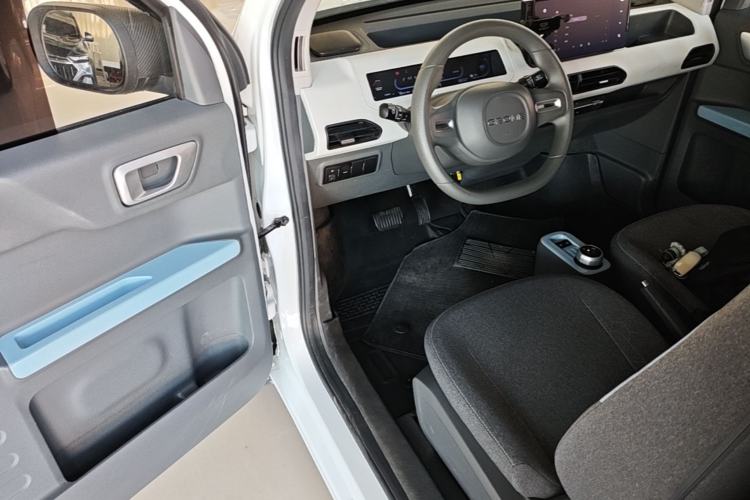 Used Geely Galaxy Panda 2024 Panda Mini 200km Endurance Bear Driver Seat